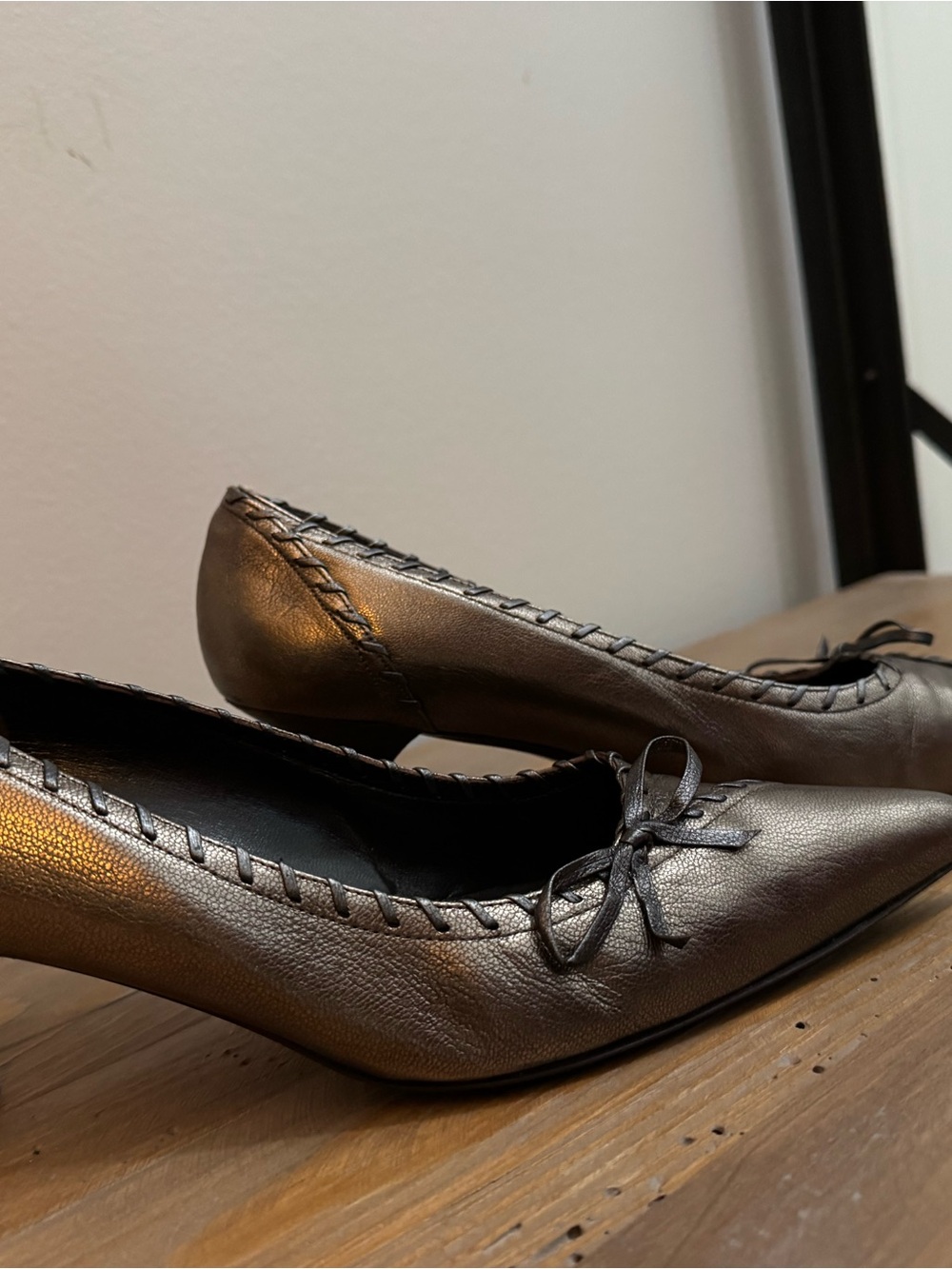 Stuart Weitzman Silver Metallic Kitten Heel Pointed-Toe Pump - Picture 4 of 7